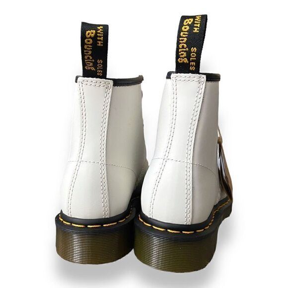 Dr. Martens 101 Yellow Stitch 6 Eyelet White Leather Combat Boots Womens size 7 - Picture 4 of 8